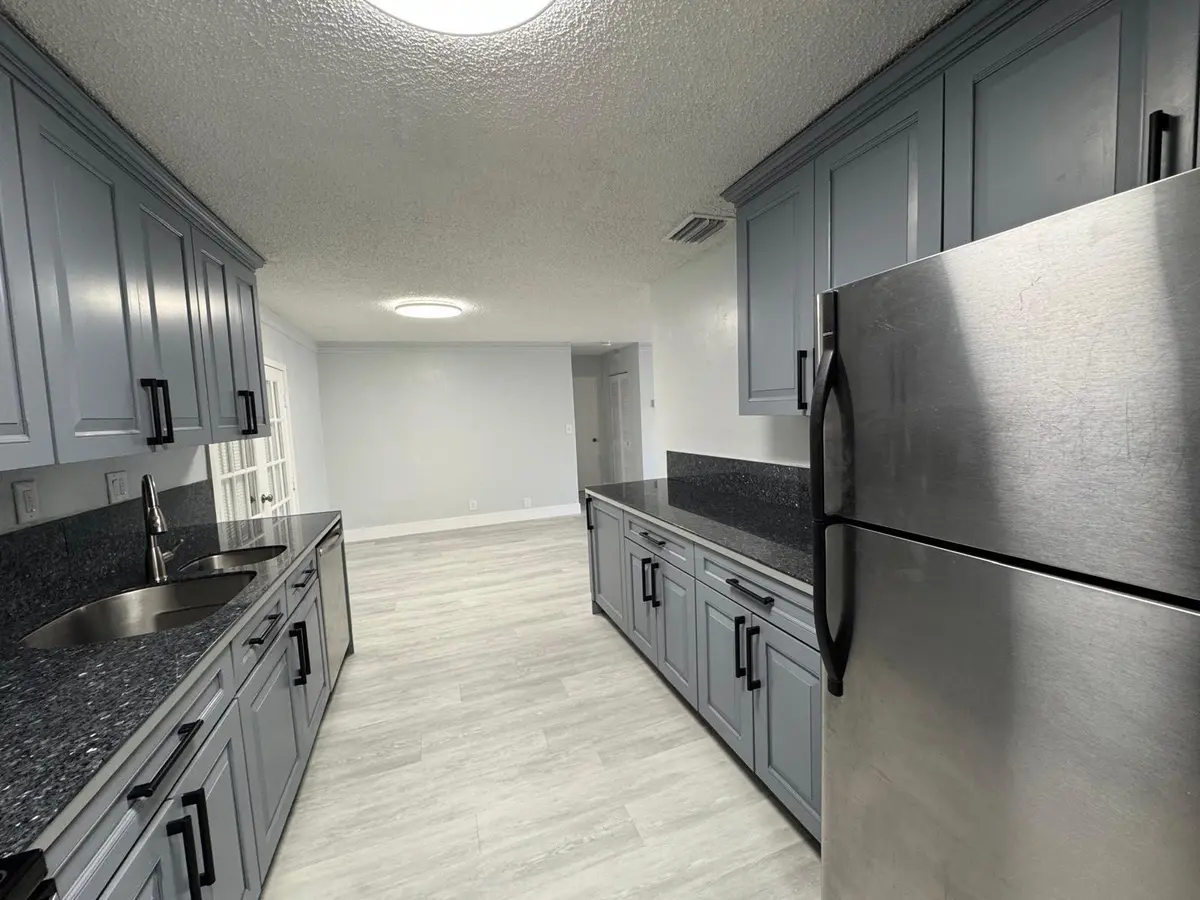Photo 7 at 6100 NE 4th Avenue, Oakland Park