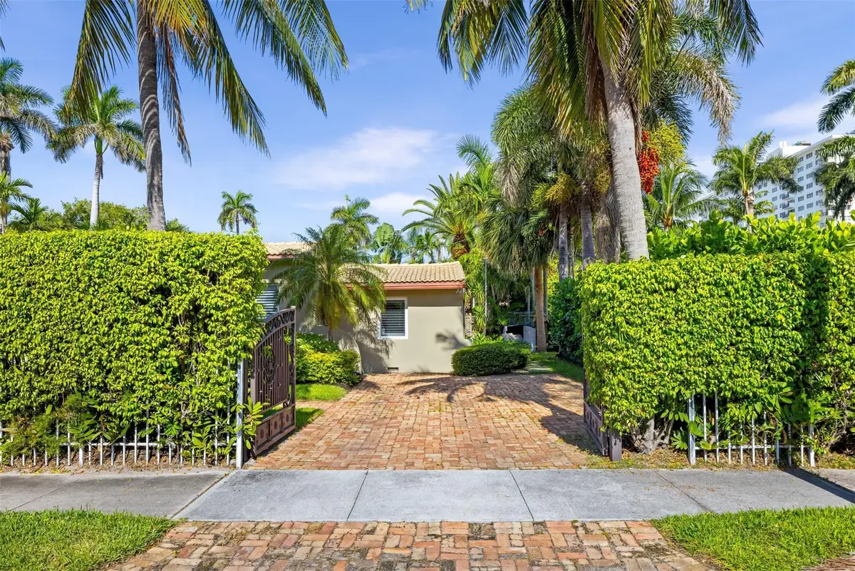 Photo 3 at 359 Poinciana Drive, Fort Lauderdale
