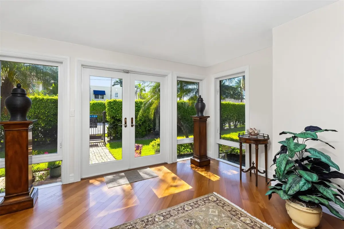 Photo 5 at 359 Poinciana Drive, Fort Lauderdale