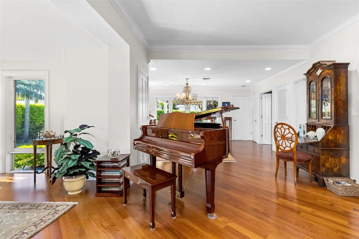 Photo 6 at 359 Poinciana Drive, Fort Lauderdale