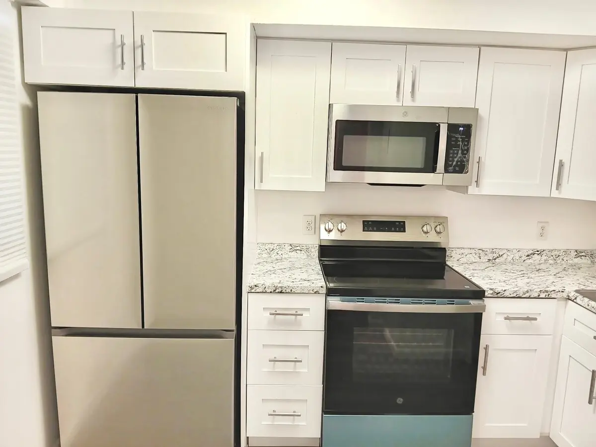 Photo 1 at 102 Royal Park Drive 3d, Oakland Park