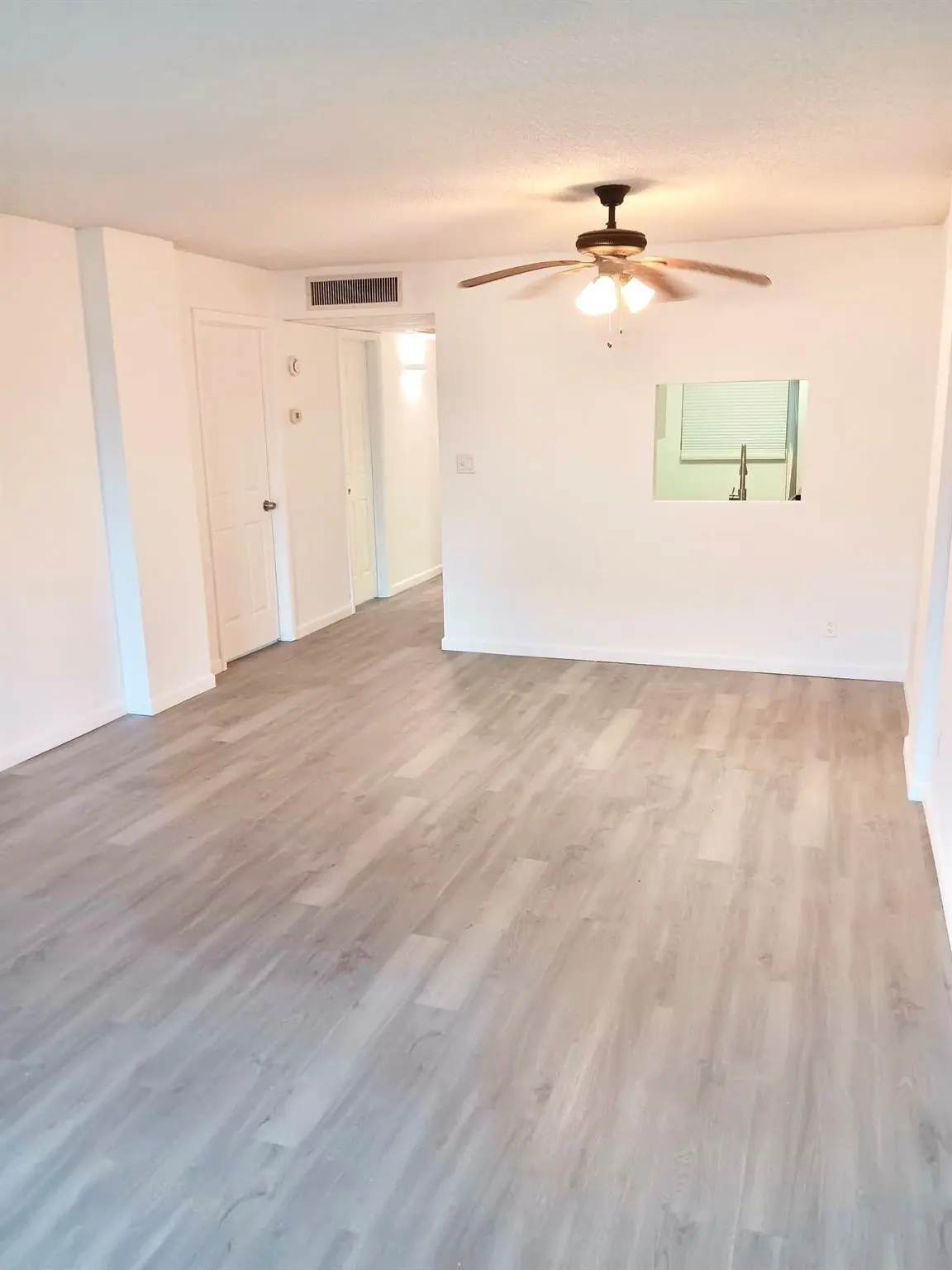 Photo 8 at 102 Royal Park Drive 3d, Oakland Park