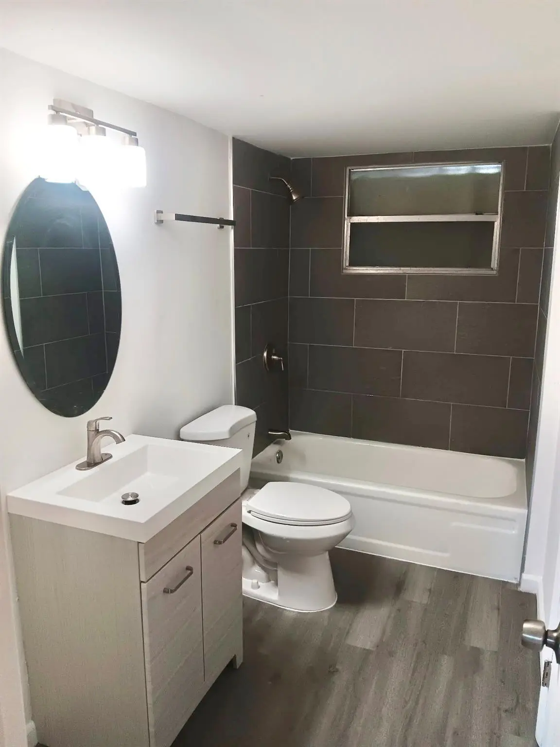 Photo 4 at 102 Royal Park Drive 3d, Oakland Park