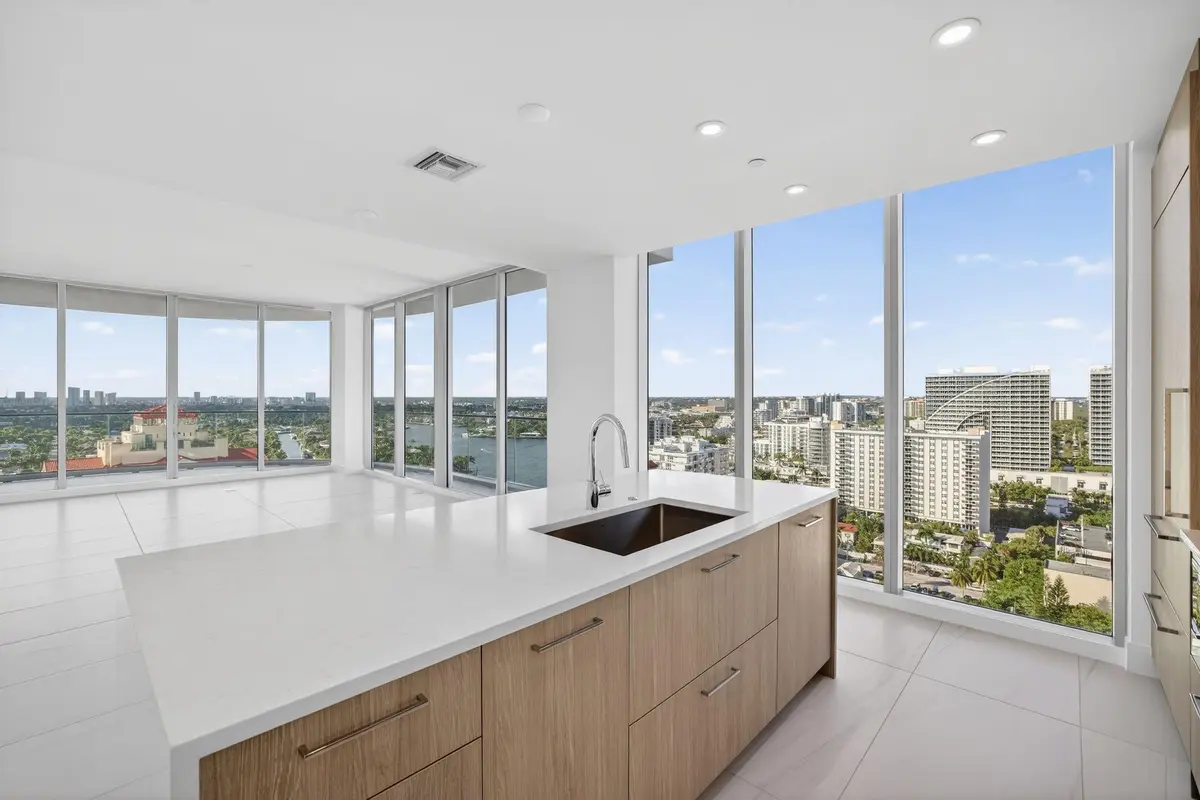 Photo 8 at 151 N Seabreeze Boulevard 1803-E, Fort Lauderdale