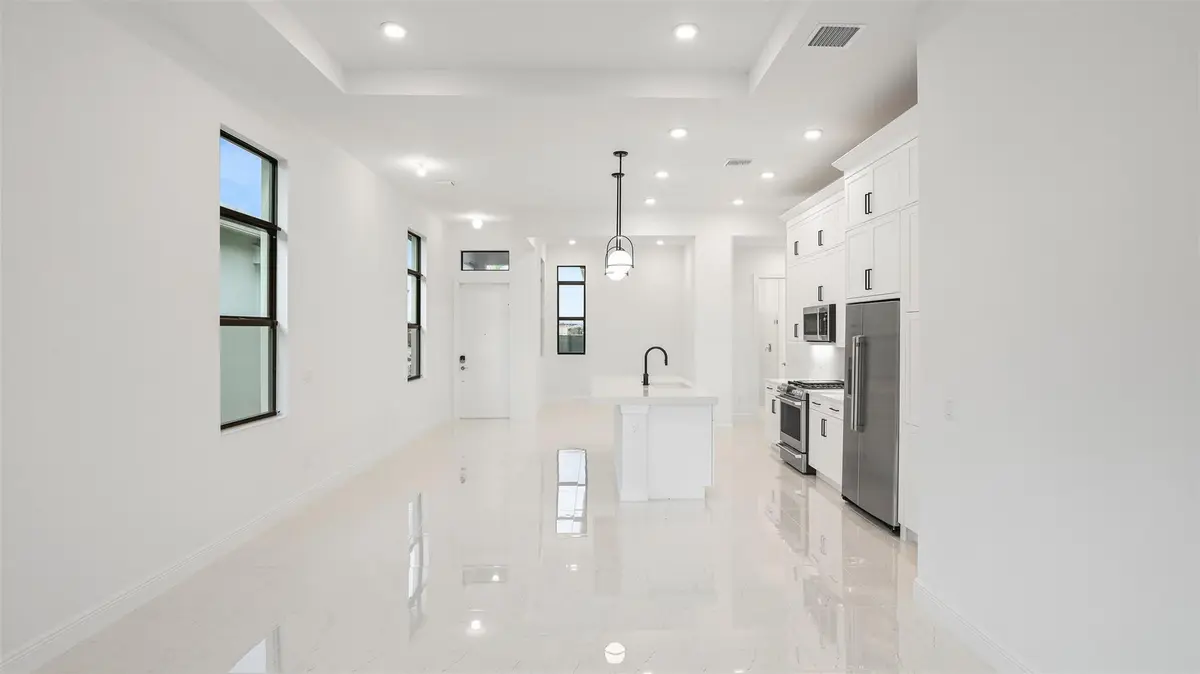 Photo 7 at 4980 Saint Armands Way, Westlake
