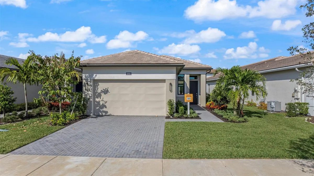 Photo 2 at 4895 Saint Armands Way, Westlake