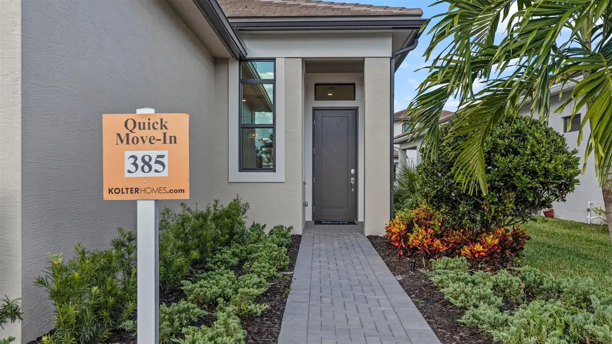 Photo 4 at 4895 Saint Armands Way, Westlake
