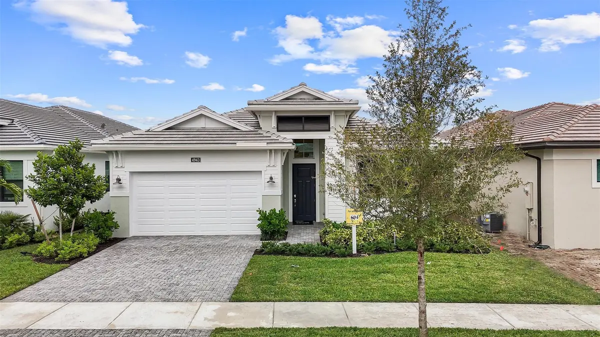 Front Exterior at 4943 Rivo Alto Circle, Westlake