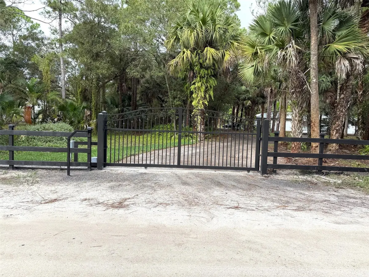 Gate at 5225 SW Ludlum Street, Palm City