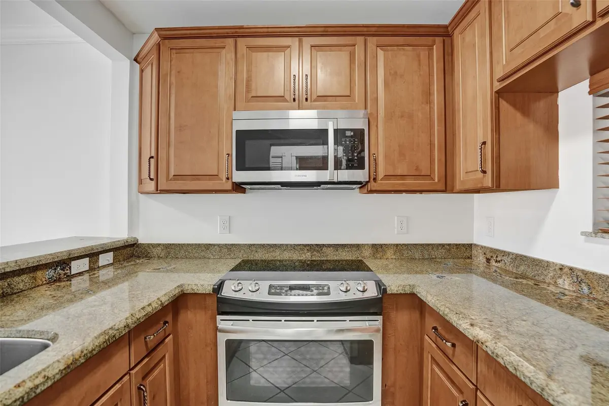 Photo 8 at 2201 SE 9th Street 106, Pompano Beach