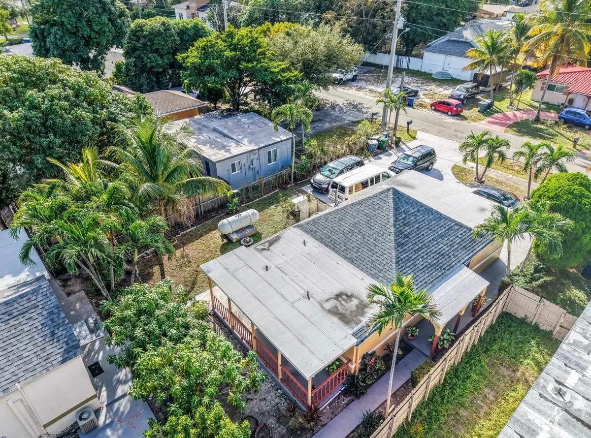 Photo 5 at 117 SW 1st Avenue, Hallandale Beach