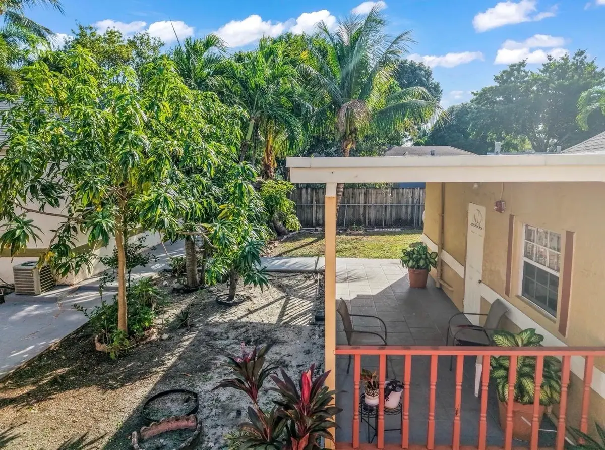 Photo 7 at 117 SW 1st Avenue, Hallandale Beach