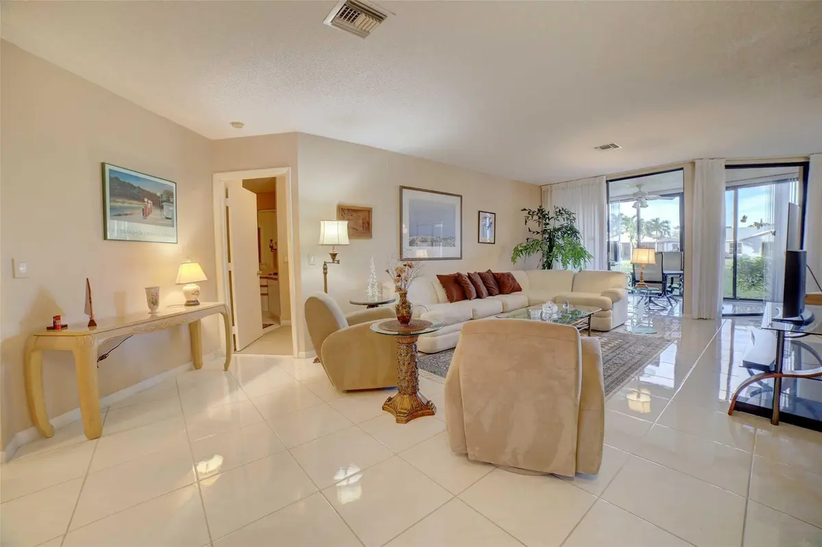 Photo 4 at 5219 Europa Drive G, Boynton Beach