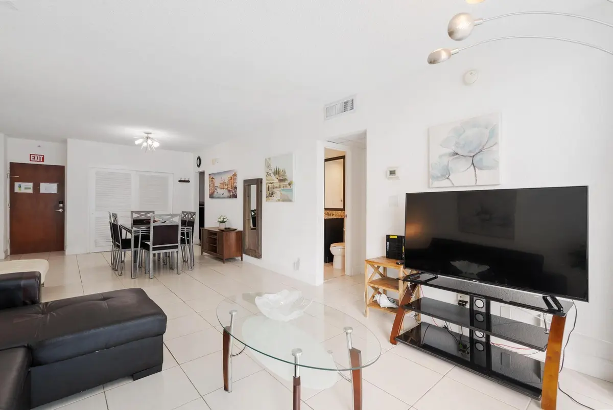 Photo 7 at 4001 S Ocean Drive 14D, Hollywood