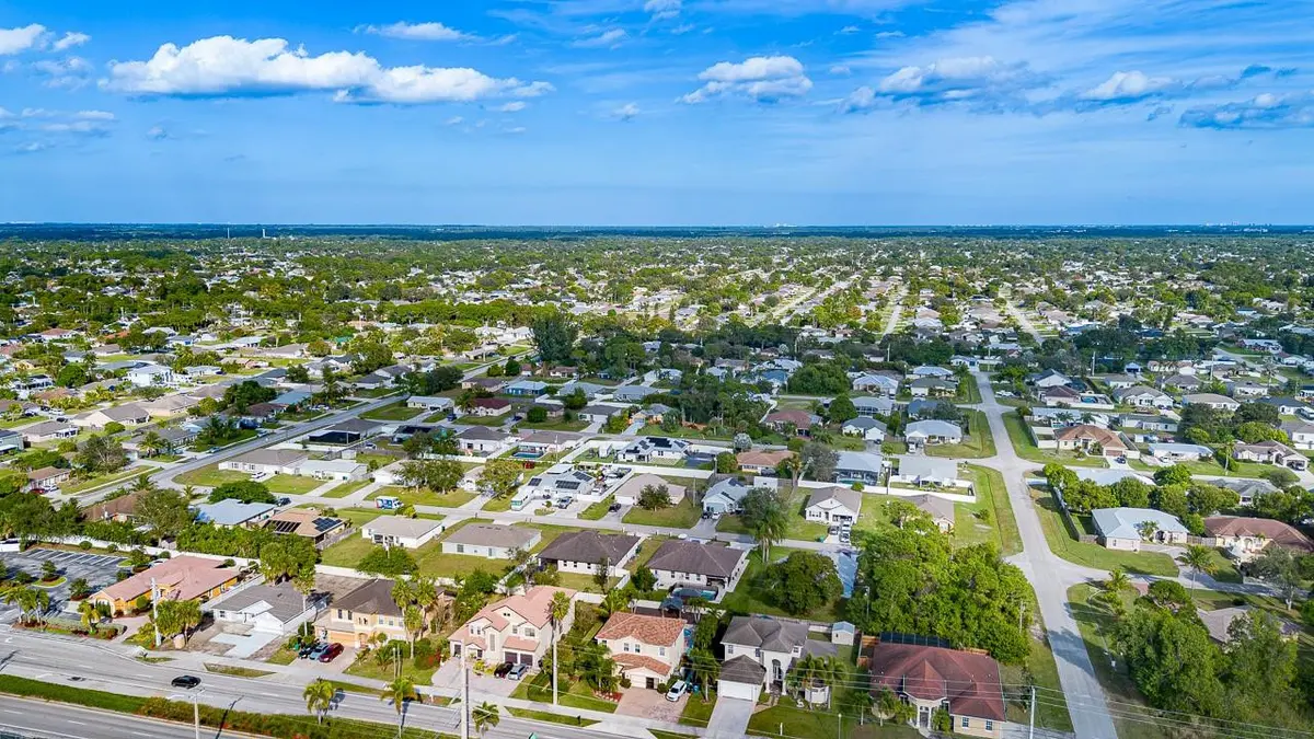 Photo 8 at 2081 SW Bayshore Boulevard, Port St. Lucie