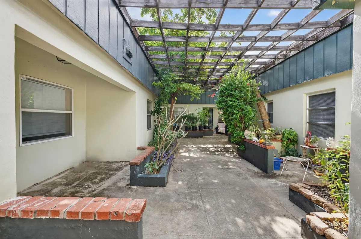 Photo 7 at 500 SE 23rd Avenue, Pompano Beach