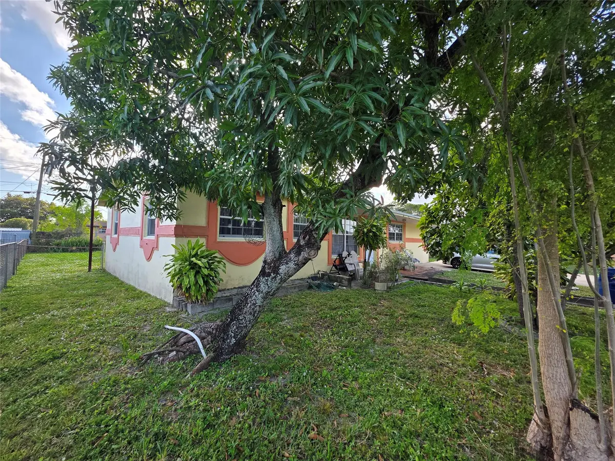 Photo 3 at 1260 NW 178th Terrace, Miami Gardens