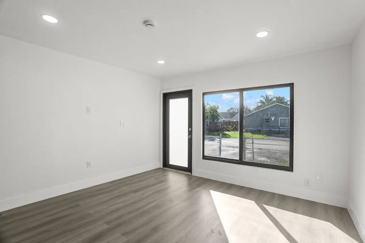 Photo 4 at 20731 NW 41st Avenue Road, Miami Gardens