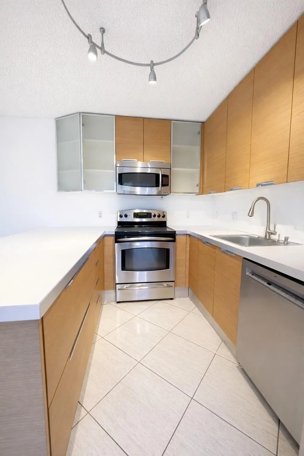Photo 6 at 2544 SW 15th Street 2544, Deerfield Beach