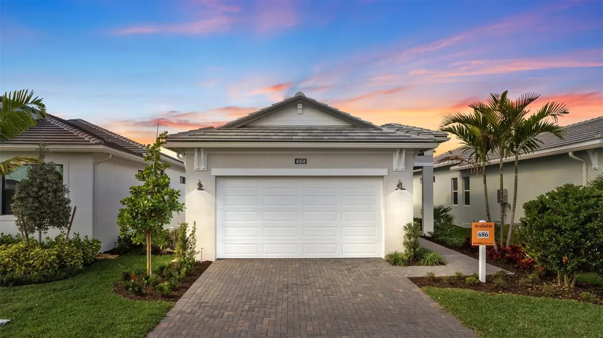 Photo 2 at 4958 Rivo Alto Circle, Westlake
