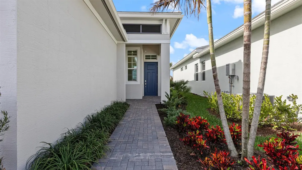 Photo 4 at 4958 Rivo Alto Circle, Westlake