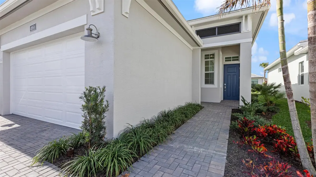 Photo 5 at 4958 Rivo Alto Circle, Westlake