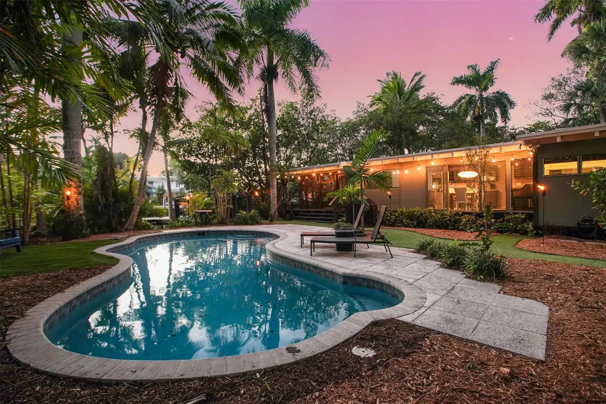 Welocome to Boater's Paradise at 301-311 SW 14 Way, Fort Lauderdale