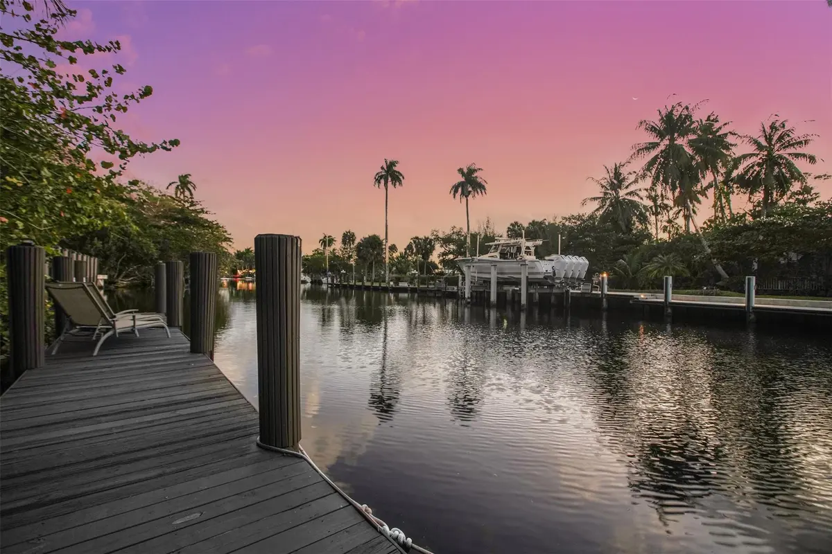 Enjoy serene dockside sunsets at 301-311 SW 14 Way, Fort Lauderdale