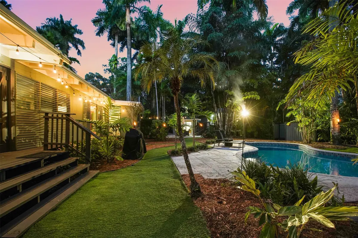 Resort-style Lighting at 301-311 SW 14 Way, Fort Lauderdale