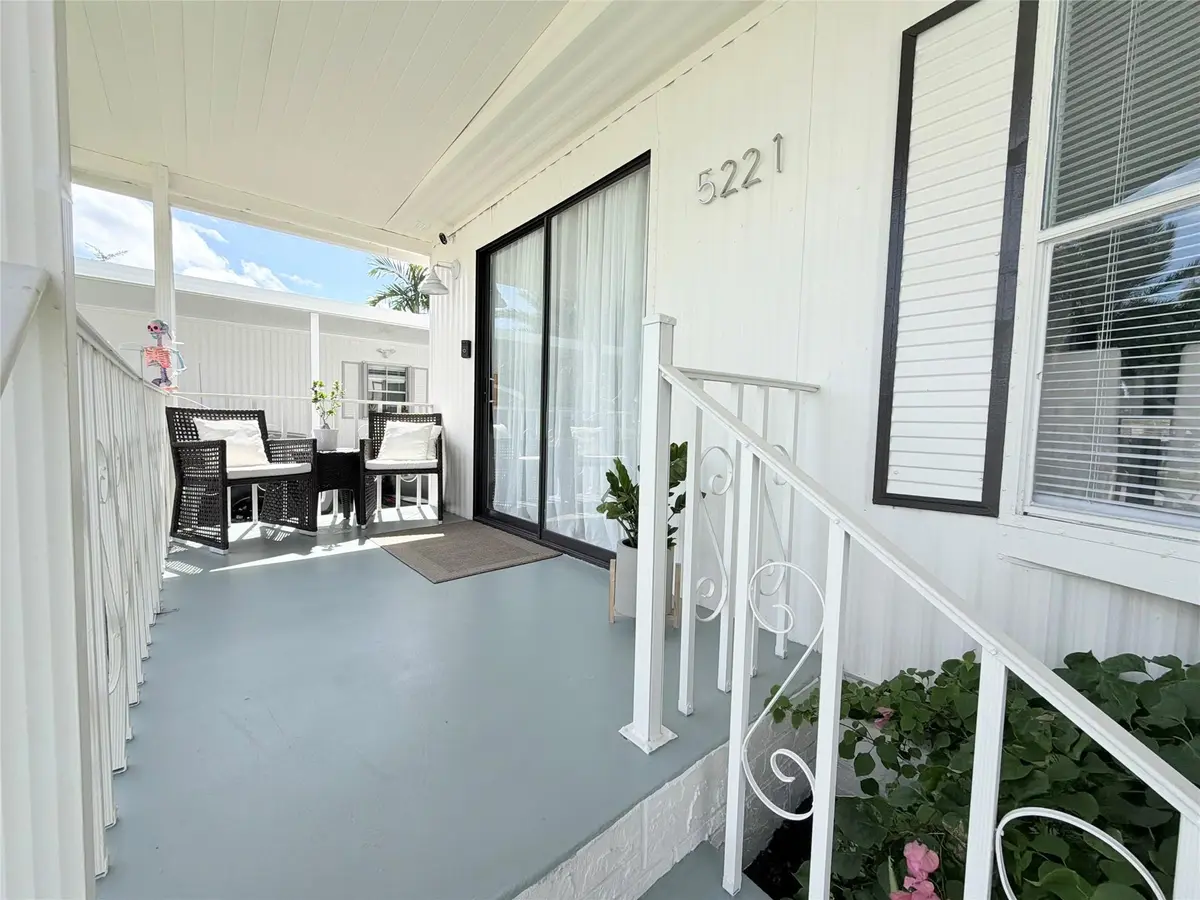 Photo 3 at 5221 SW 25th Avenue, Fort Lauderdale