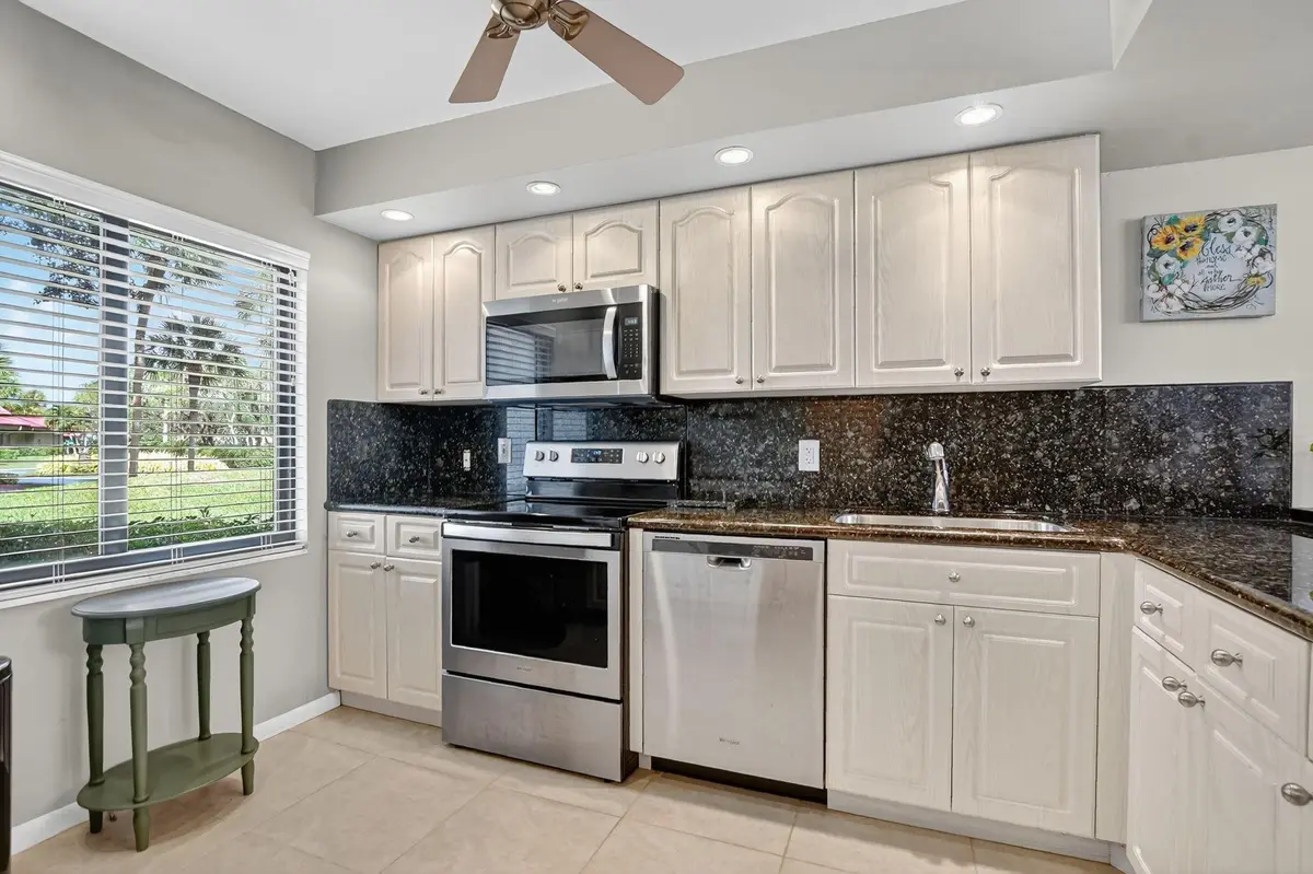 Photo 5 at 8310 Casa Del Lago 1a, Boca Raton