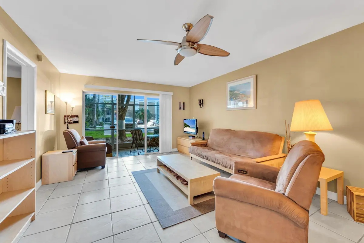 Photo 8 at 3020 NE 16th Avenue 105, Oakland Park