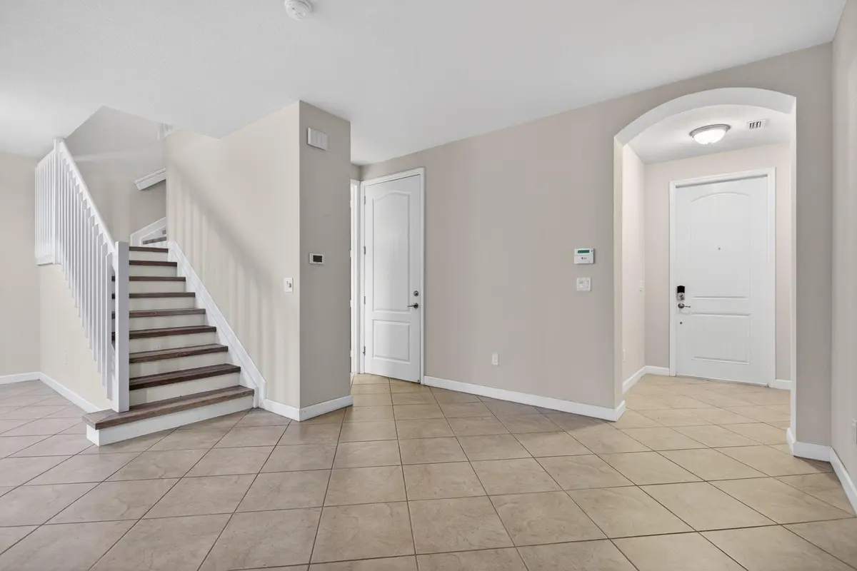 Photo 3 at 8435 Blue Cove Way 8435, Parkland
