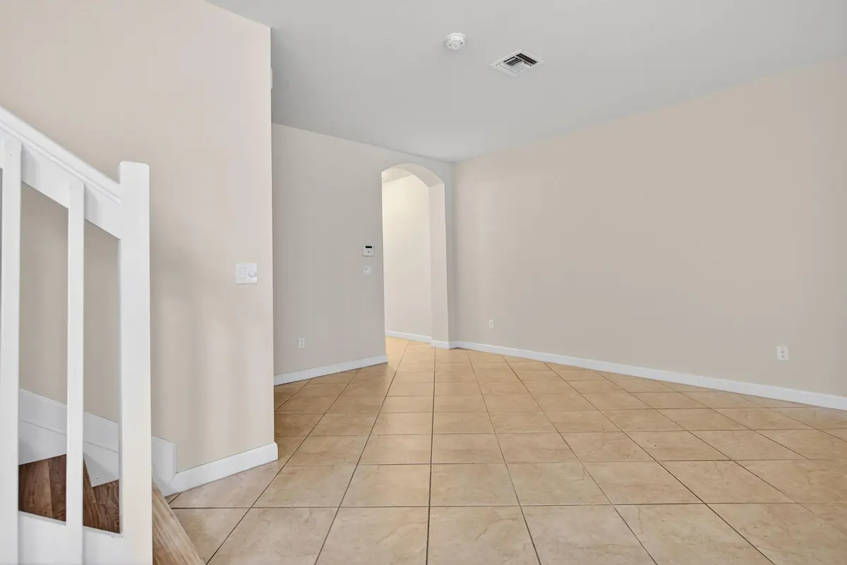 Photo 4 at 8435 Blue Cove Way 8435, Parkland