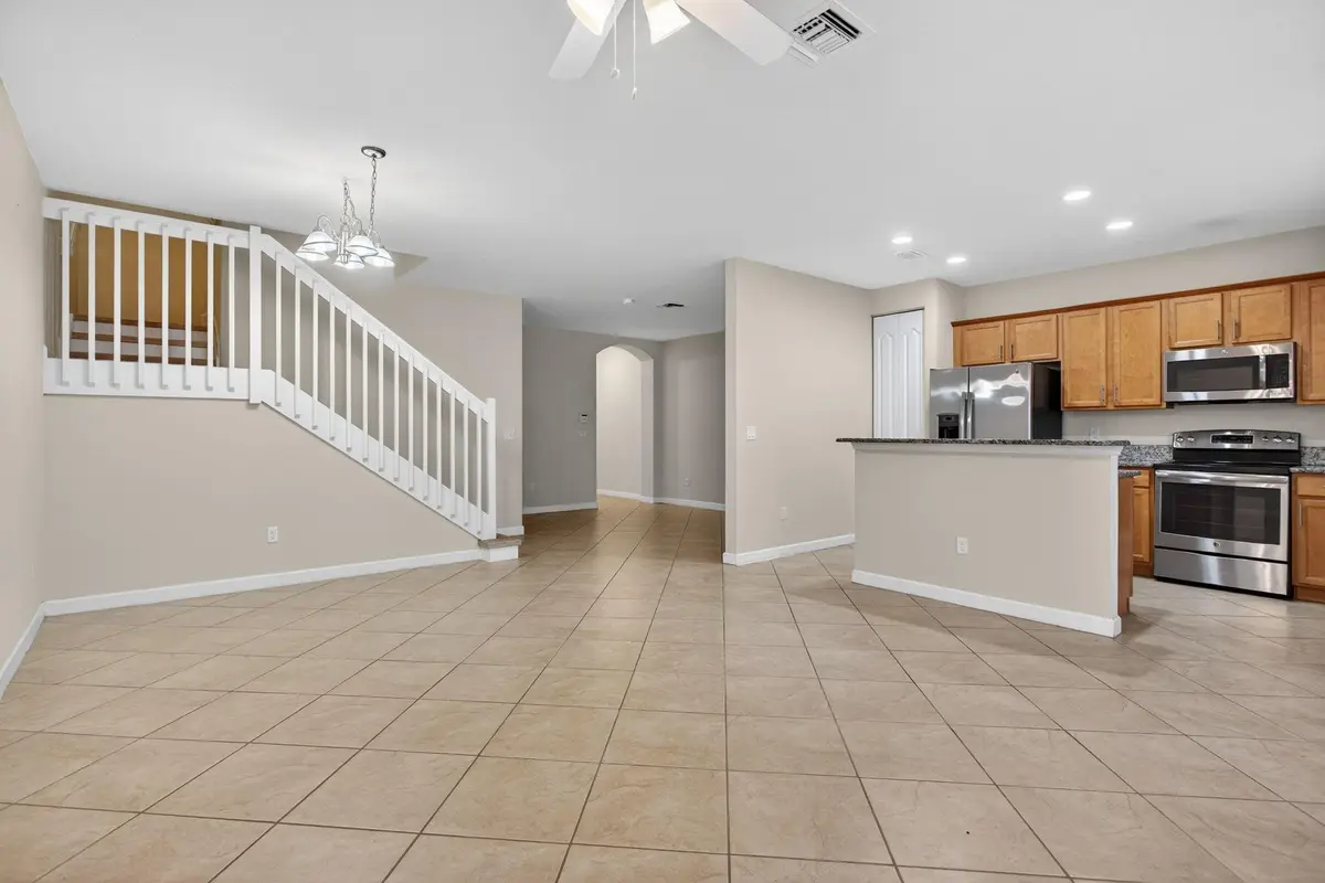 Photo 6 at 8435 Blue Cove Way 8435, Parkland
