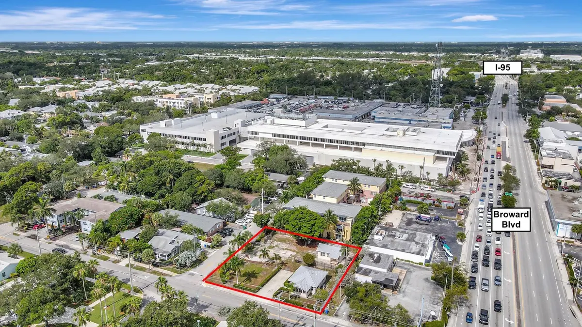 Photo 4 at 11 SW 11th Avenue, Fort Lauderdale