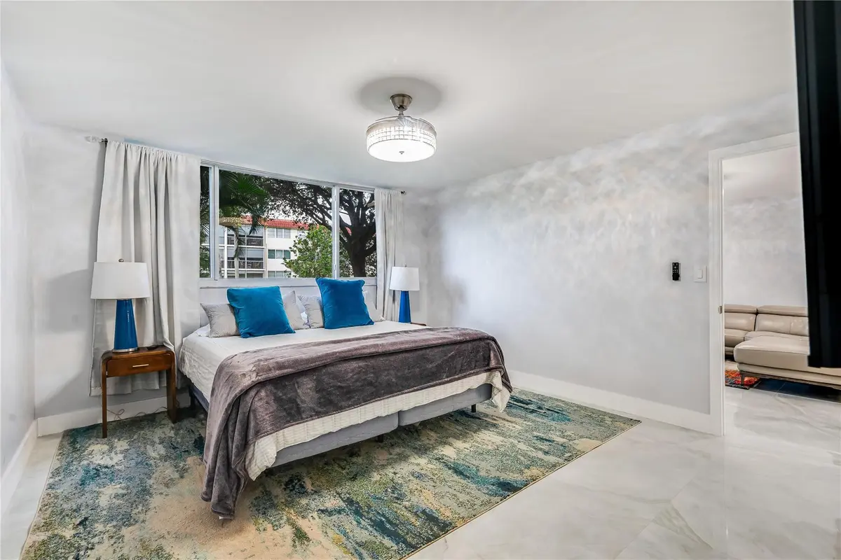 Photo 3 at 9523 S Hollybrook Lake Drive 102, Pembroke Pines