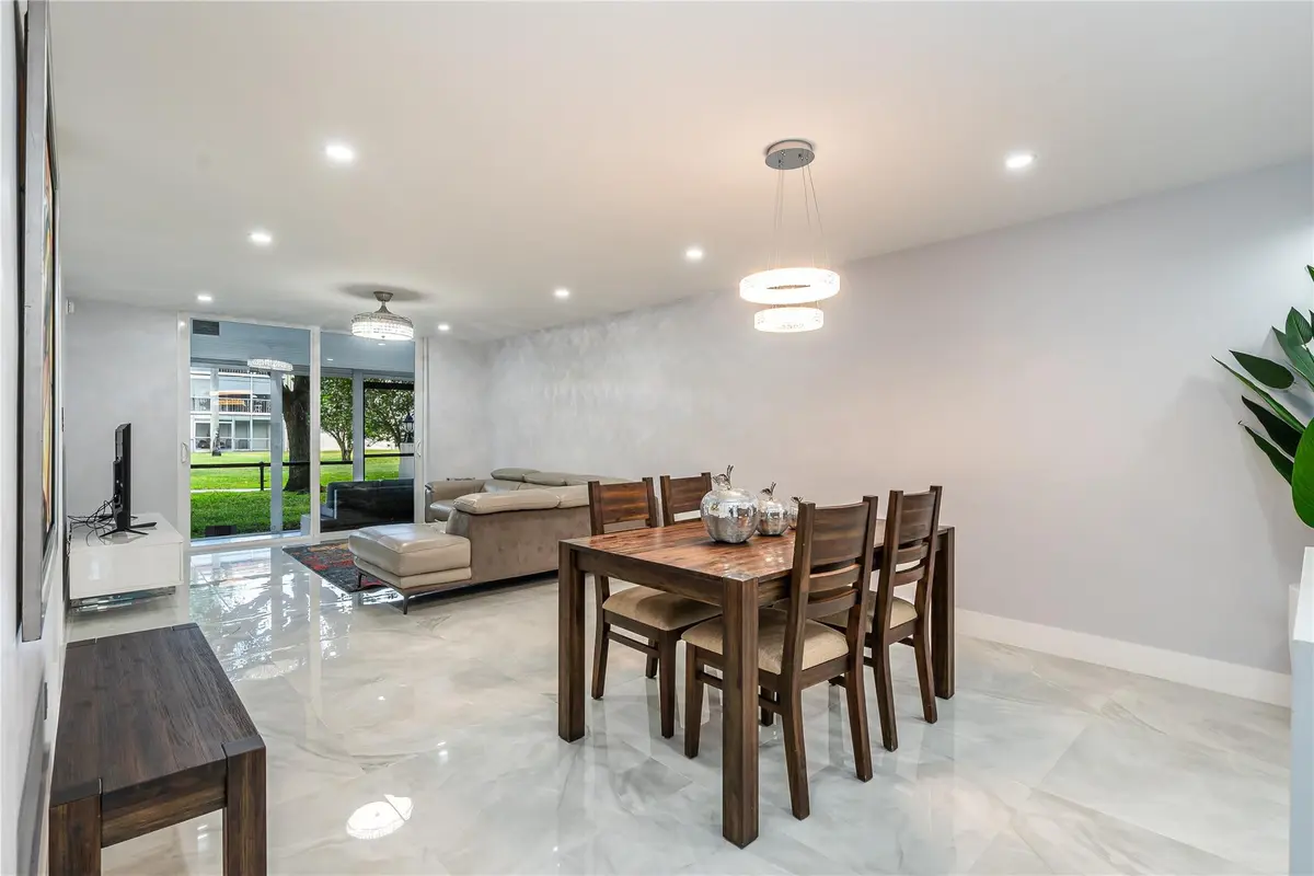 Photo 5 at 9523 S Hollybrook Lake Drive 102, Pembroke Pines