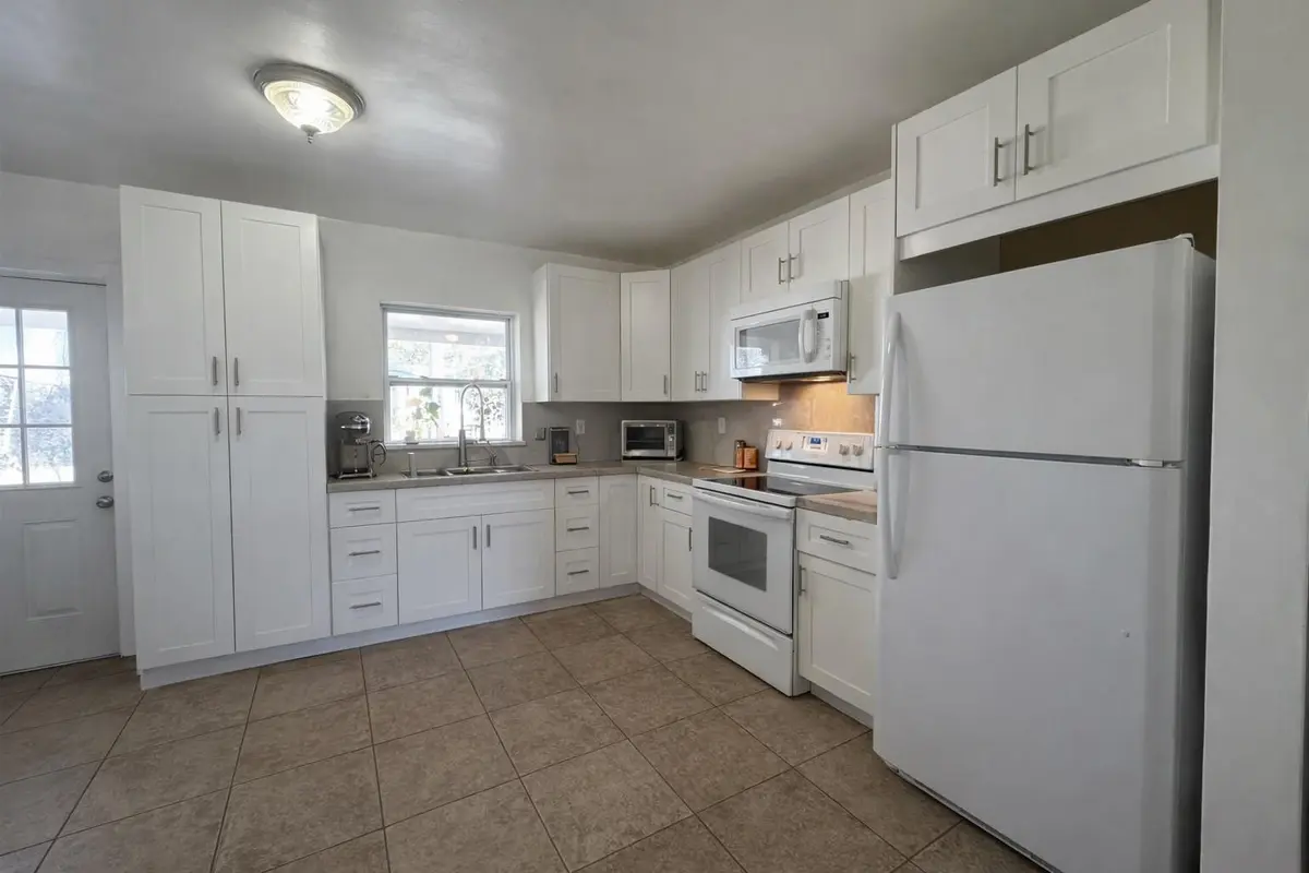 Photo 6 at 500 NE 59th Street, Oakland Park