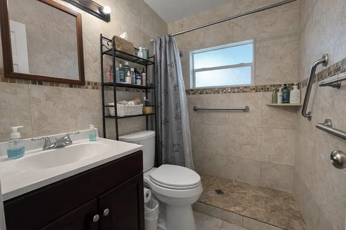 Photo 8 at 500 NE 59th Street, Oakland Park