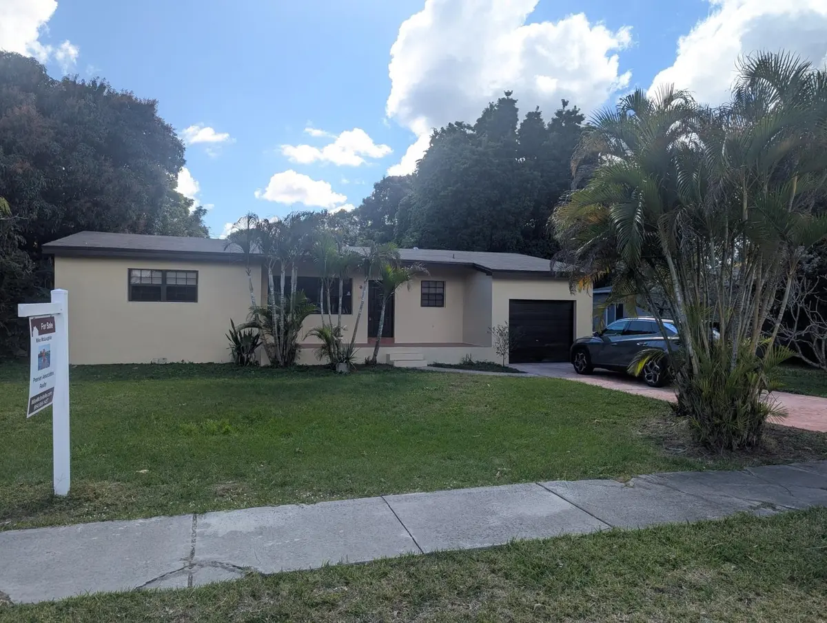 Photo 4 at 2708 Adams Street, Hollywood