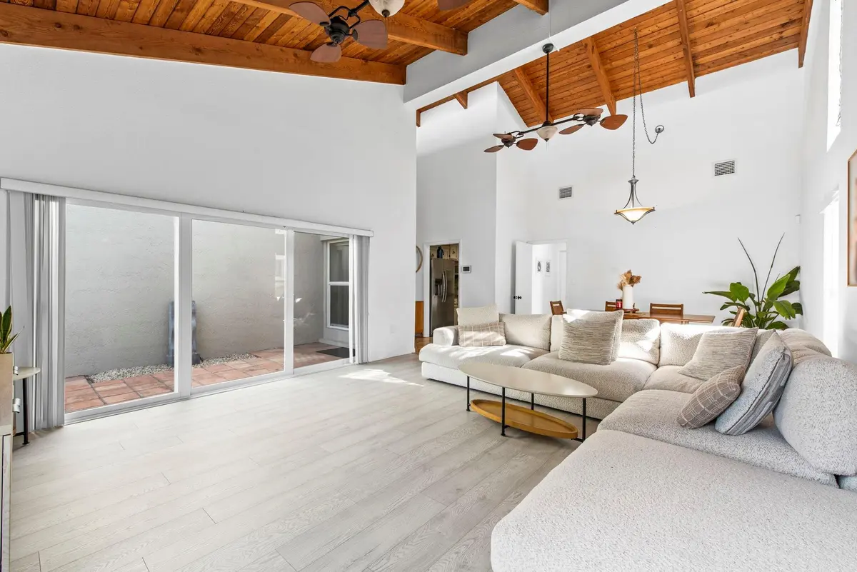 Photo 6 at 1621 Riverwood Lane, Coral Springs