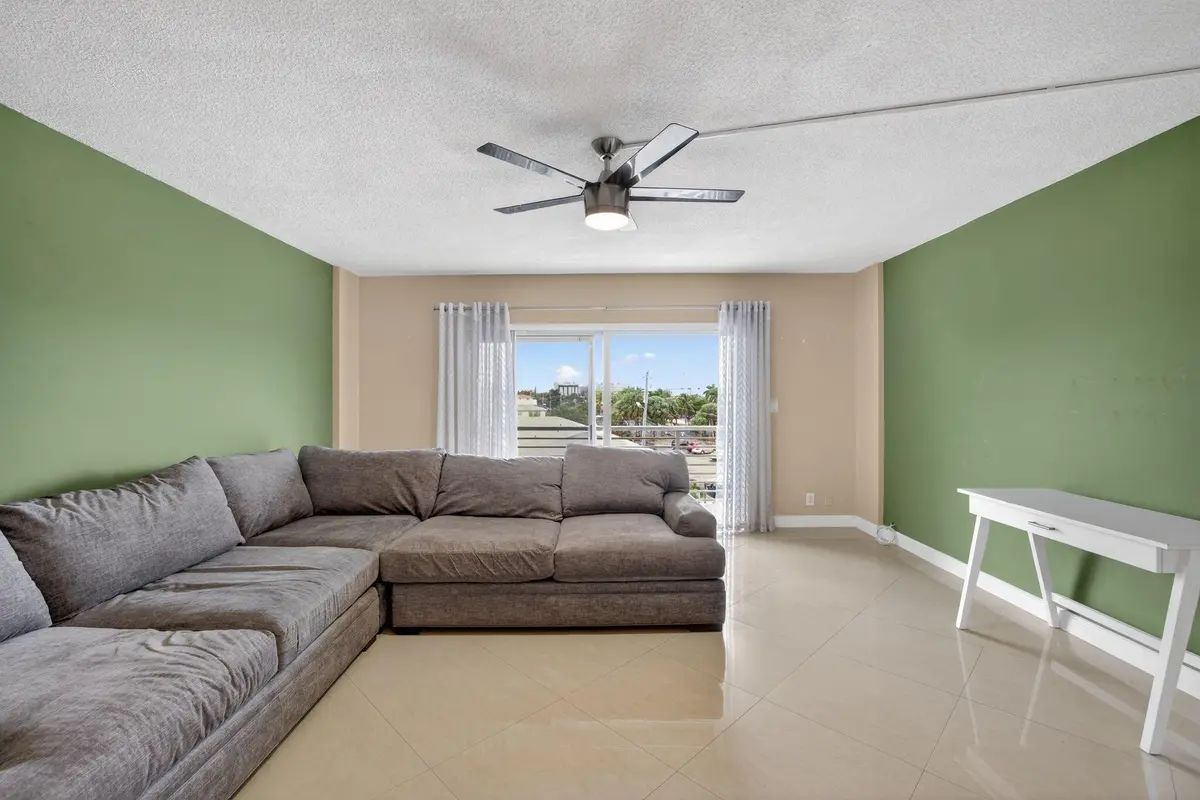 Photo 6 at 2900 NE 30th Street A4, Fort Lauderdale