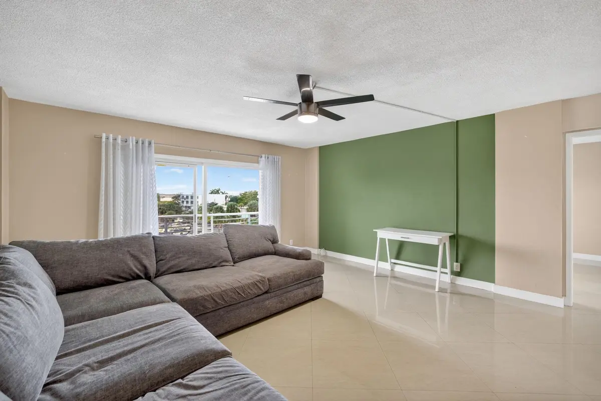 Photo 7 at 2900 NE 30th Street A4, Fort Lauderdale