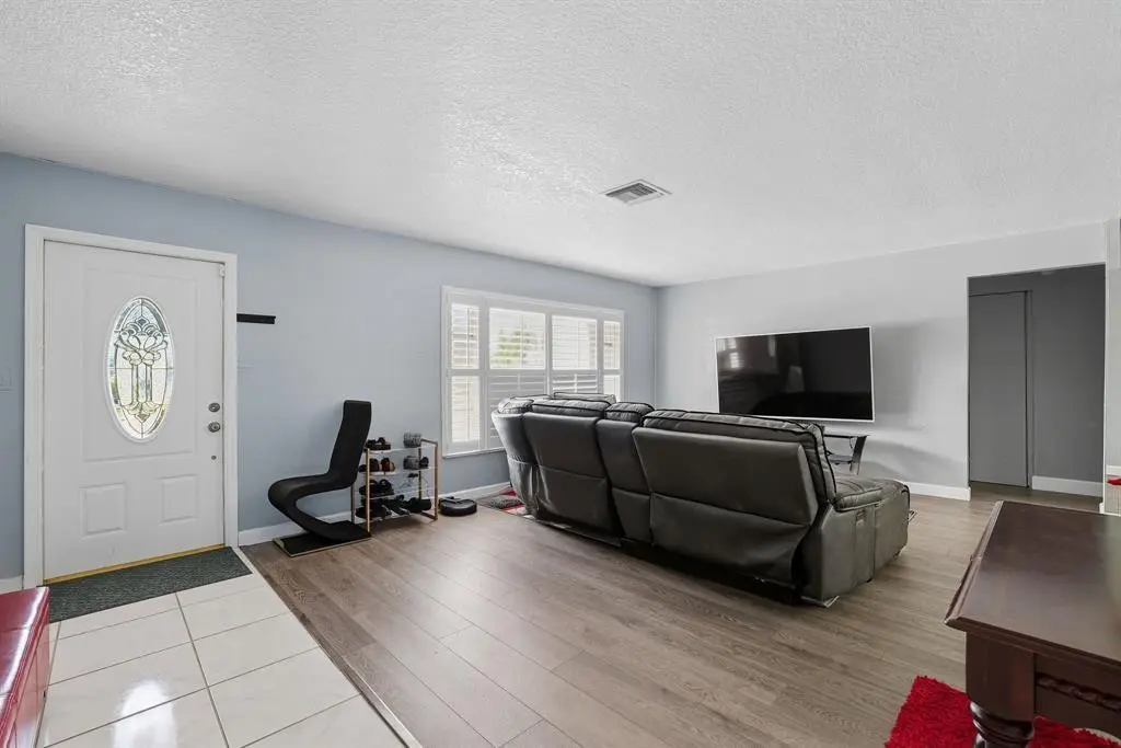 Photo 6 at 9407 NW 70th Place, Tamarac