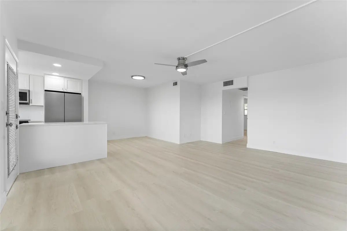 LIVING ROOM at 804 SE 7th Street 404, Deerfield Beach