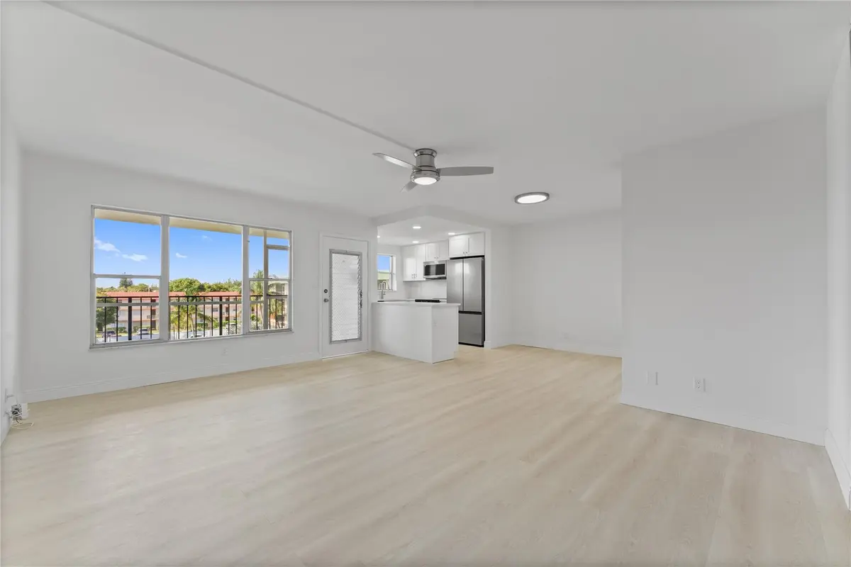 LIVING ROOM/KITCHEN at 804 SE 7th Street 404, Deerfield Beach
