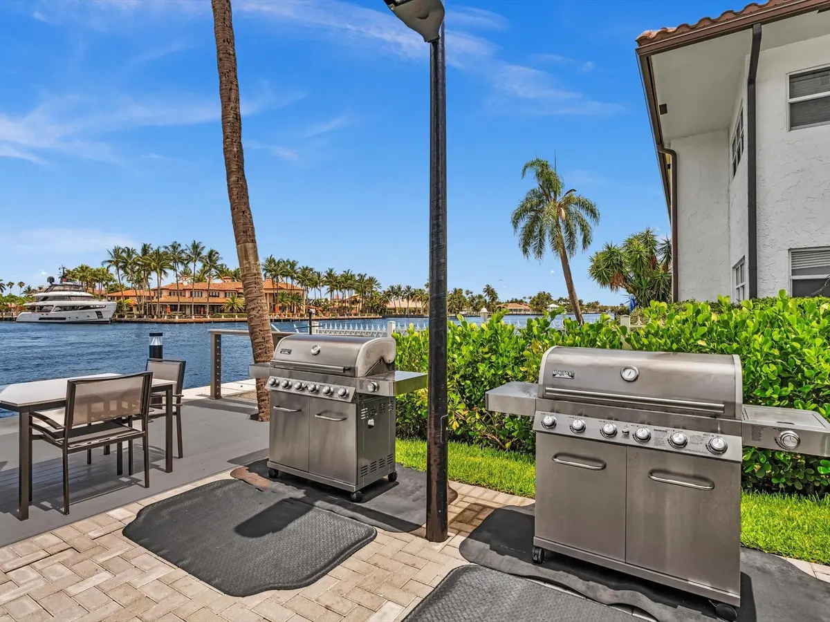 BBQ at the clubhouse at 3300 NE 36th Street 1002, Fort Lauderdale