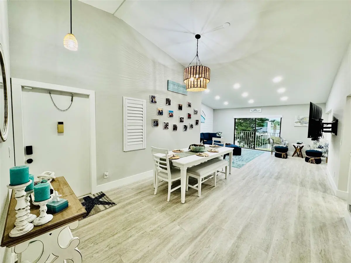 Photo 8 at 3216 S Lakeview Circle 5202, Fort Pierce