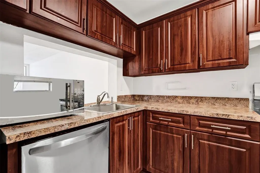 Photo 4 at 9440 Poinciana Place 101, Davie